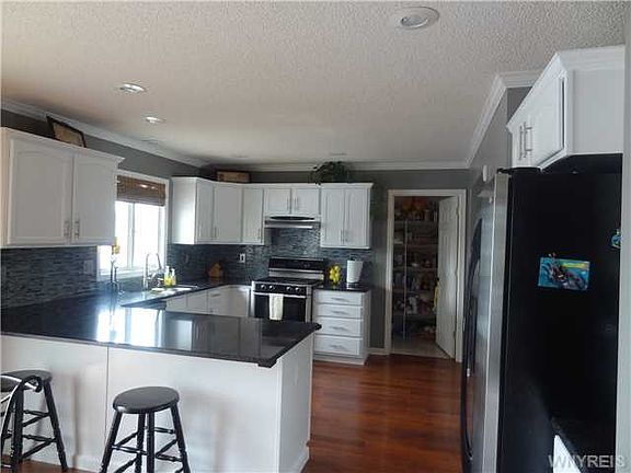 4th image of 32 Sunset Creek Dr