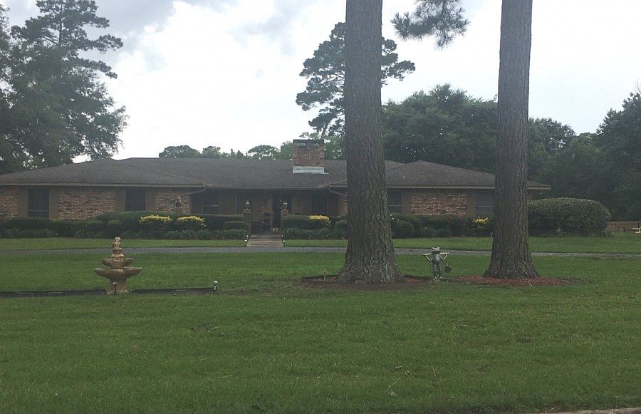1st image of 386 Lakewood Dr