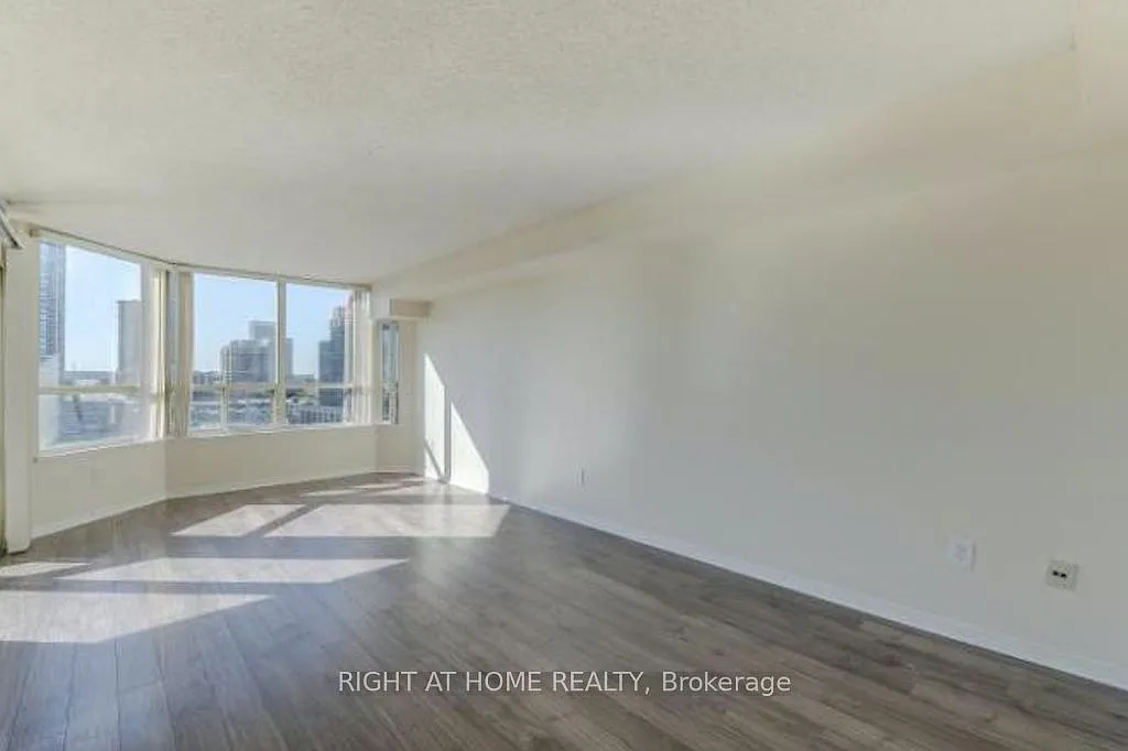 3 bed, $2,950 — Photo 4
