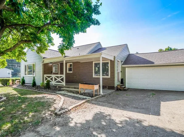 5008 2nd St NW, Canton, OH 44708