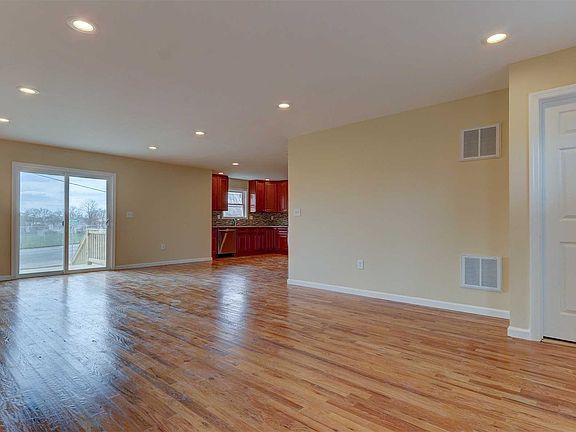 3rd image of 29 Tenety Ave