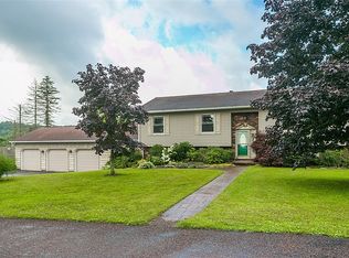 154 R J Lilley Dr, Farmington, PA 15437