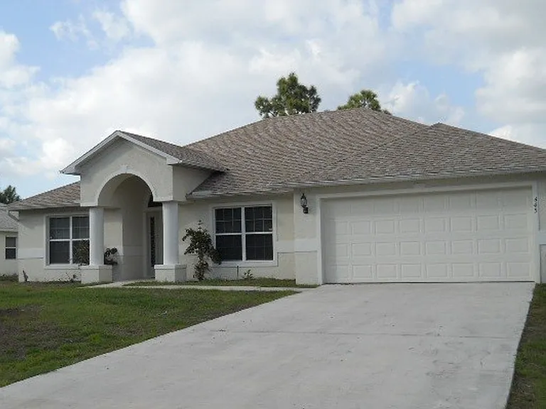 445 Reading St — Photo 1