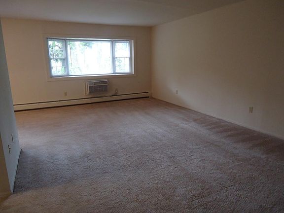 5th image of 8 Kensington Cir APT G