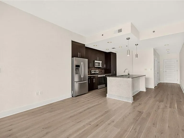 1080 Peachtree St NE #2004 — Photo 24