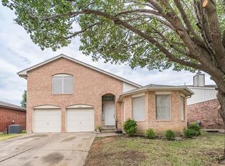 623 Hollyberry Dr, Mansfield, TX 76063