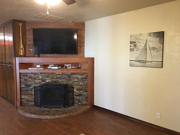 4th image of 9 Liberty Ln