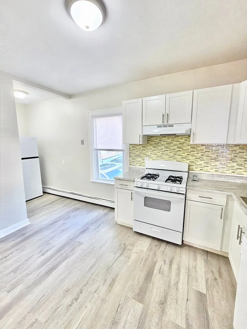 53 Sisson Street — Photo 3
