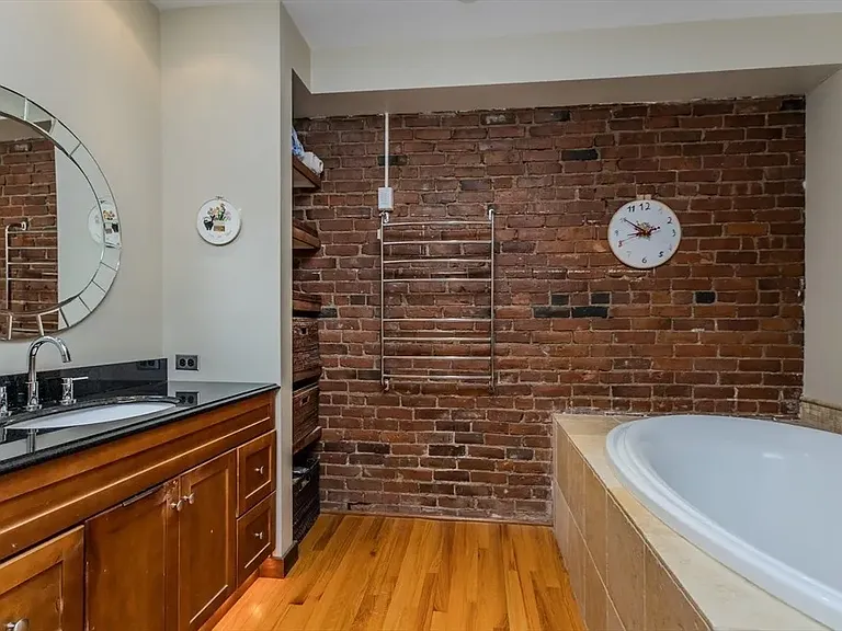 231 Main St #3 — Photo 8