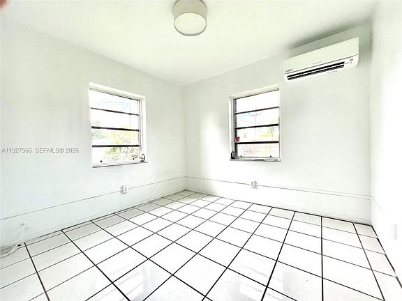 5th image of 6228 Taylor St #1
