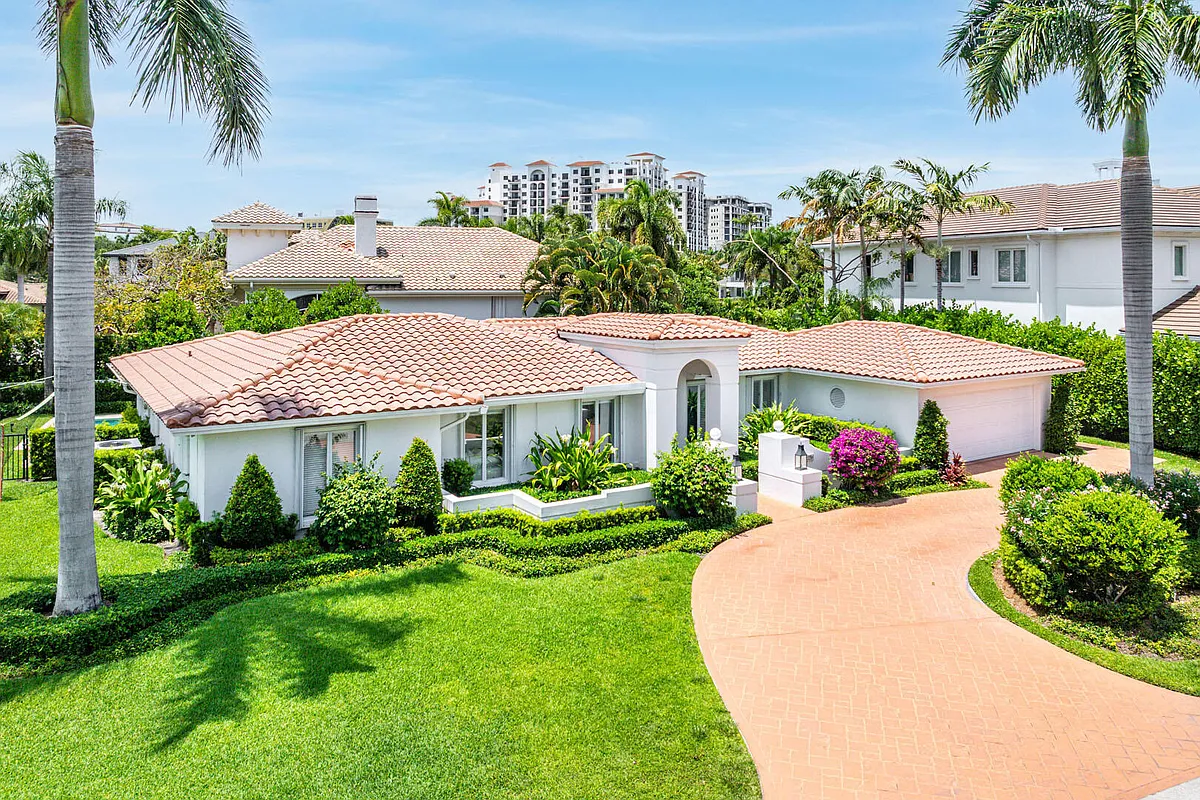 Building Photo - 1251 Thatch Palm Dr