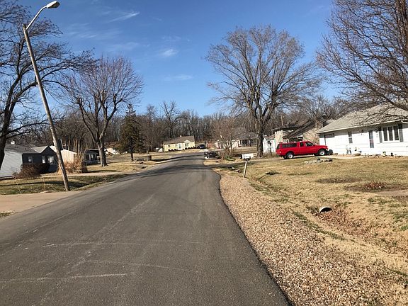 4th image of 2125 S 35th St