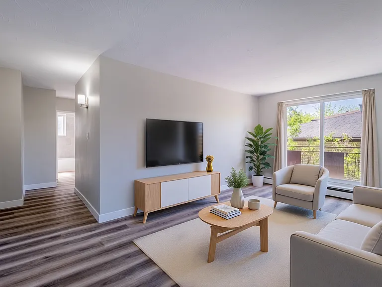 17 Cloverdale Ave #3 — Photo 3