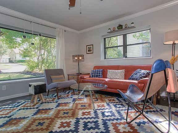 4th image of 3828 Byers Ave