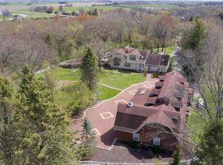 N6400 Woodridge Ln, Beaver Dam, WI 53916