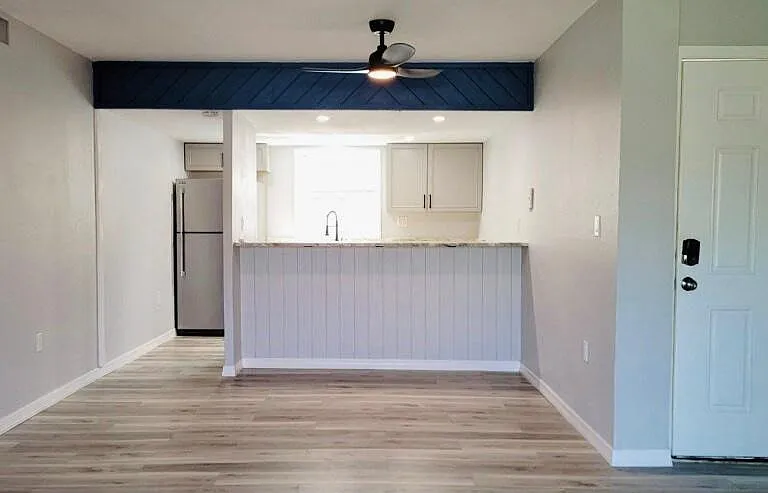 188 Berkshire Ln — Photo 9