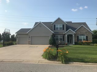 10129 Wescott Dr, Granger, IN 46530