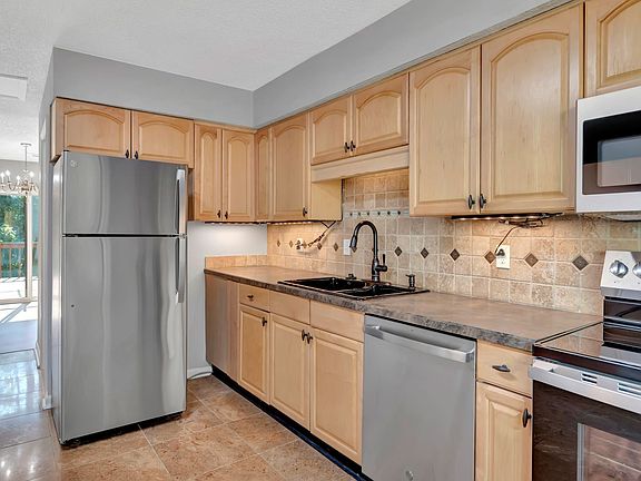 2nd image of 4815 Quail Hollow Dr