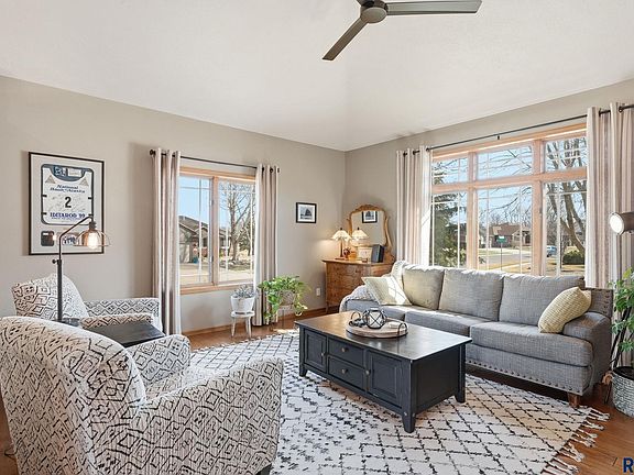 4th image of 2601 S Rutgers Ave