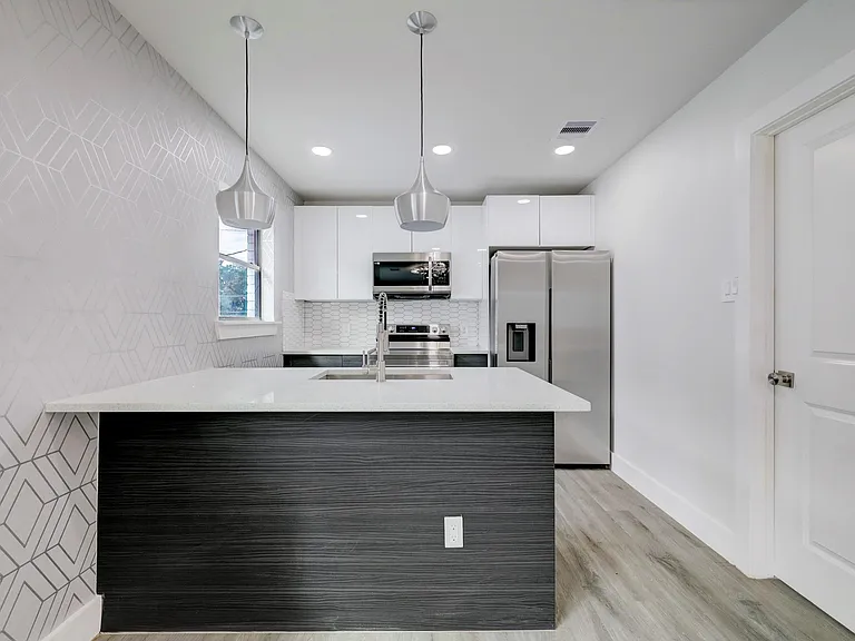 2403 Cleburne St #3 — Photo 23