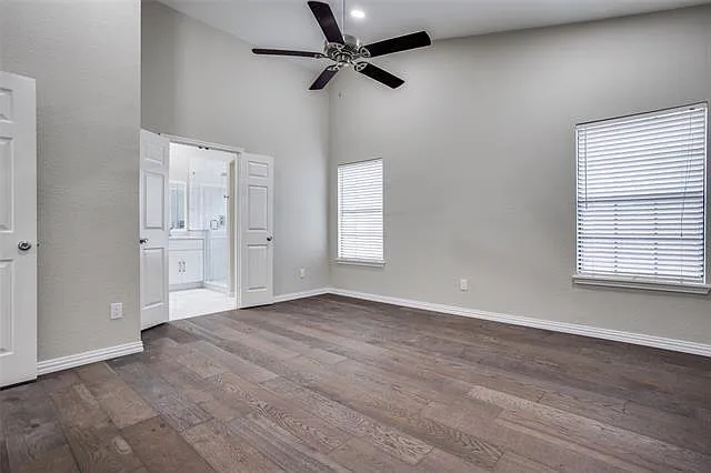 1906 Village Creek Dr — Photo 8