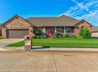 7031 Cherokee Xing E UNIT E, Oklahoma City, OK 73132