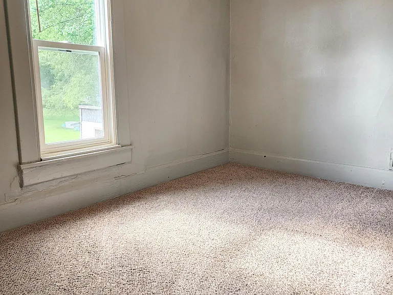 43 Decrow Ave — Photo 9