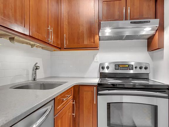 2nd image of 235 E 49th St APT 2F
