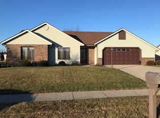 22013 Sunview Dr, Woodburn, IN 46797