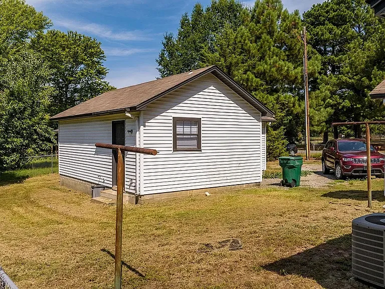 1319A Collier Dr — Photo 12