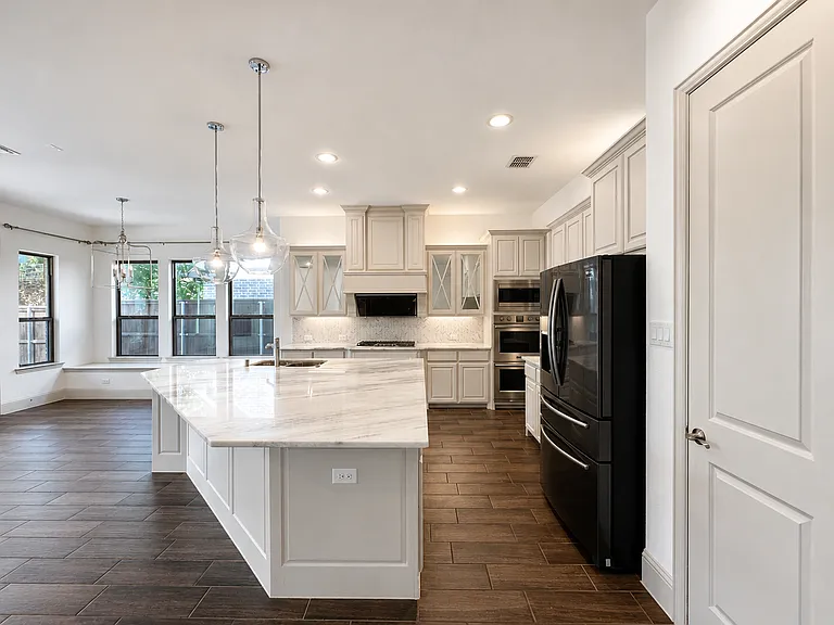 2042 Farmhouse Way — Photo 9