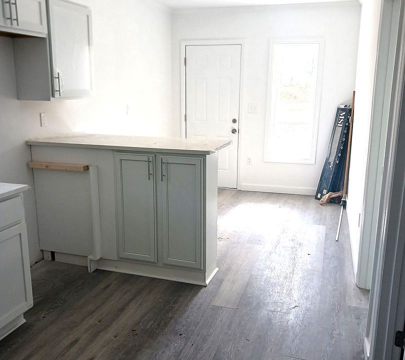 2nd image of 2085 W Meeting St
