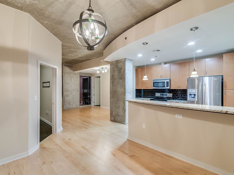 1st image of 301 Demonbreun St Unit 1810