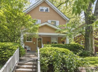 2353 Ridge Ave, Evanston, IL 60201