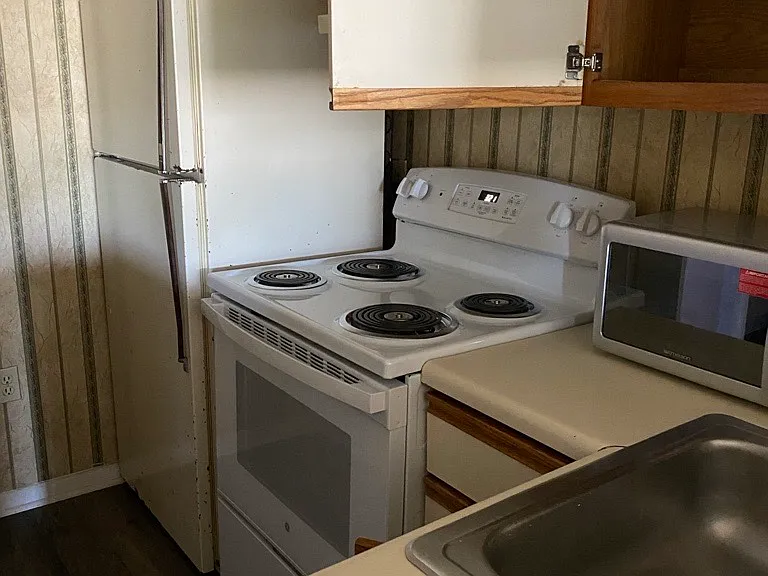 1600 Park Cir #303 — Photo 3