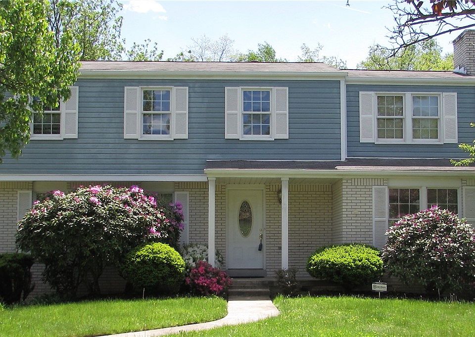 1st image of 2205 Woodmont Dr