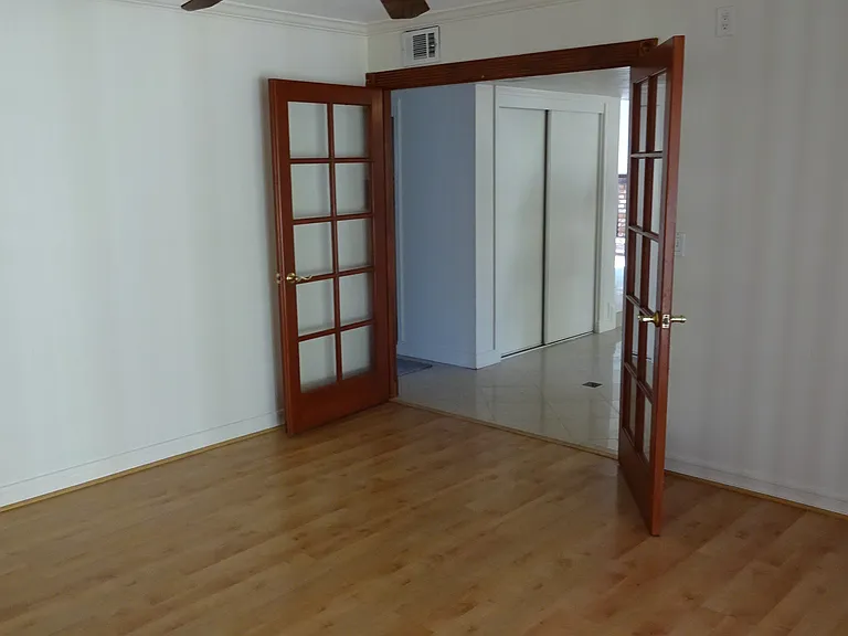 Den Area TV / Game Room