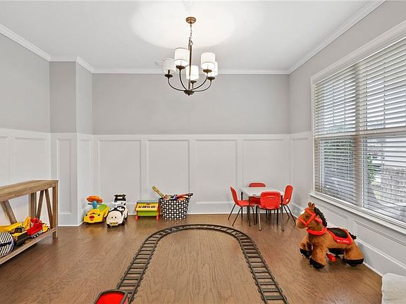 4th image of 2700 Longacre Park Way