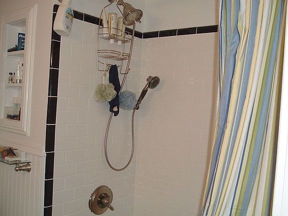 Tile surround & Hand Shower
