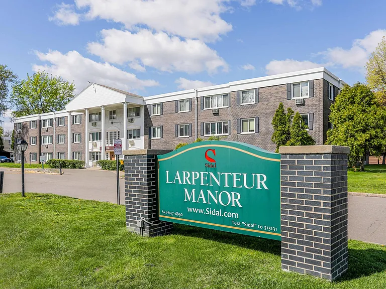 Larpenteur Manor — Photo 12