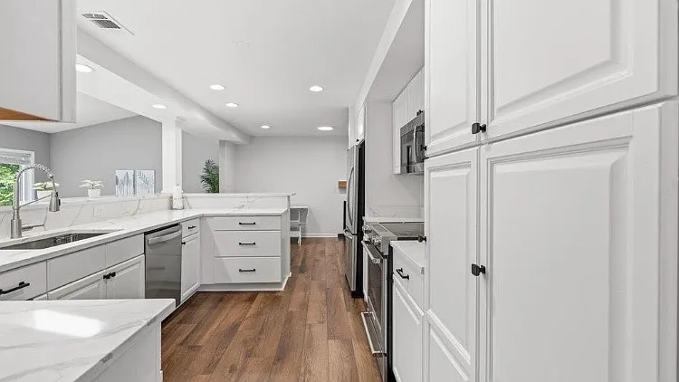 15004 Dufief Dr — Photo 6