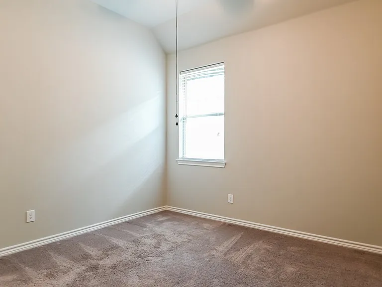 325 Strait Ln — Photo 11