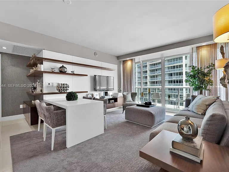 475 Brickell Ave #5013 — Photo 4