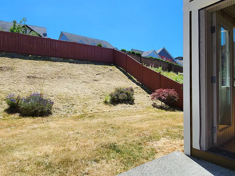 2567 NE Kensington Ct — Photo 30