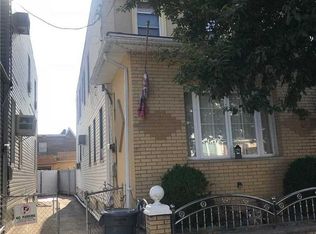 6942 78th St, Middle Village, NY 11379