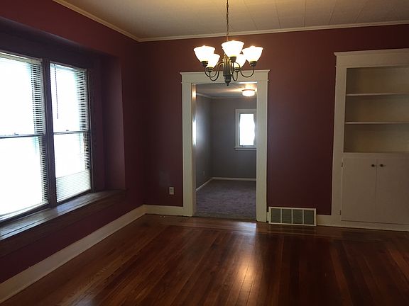 5th image of 805 S 6th St