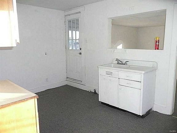 4th image of 631 Wood St #31