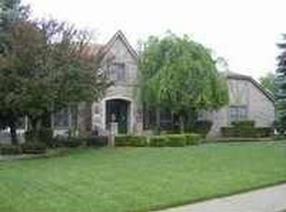 19247 Augusta Dr, Livonia, MI