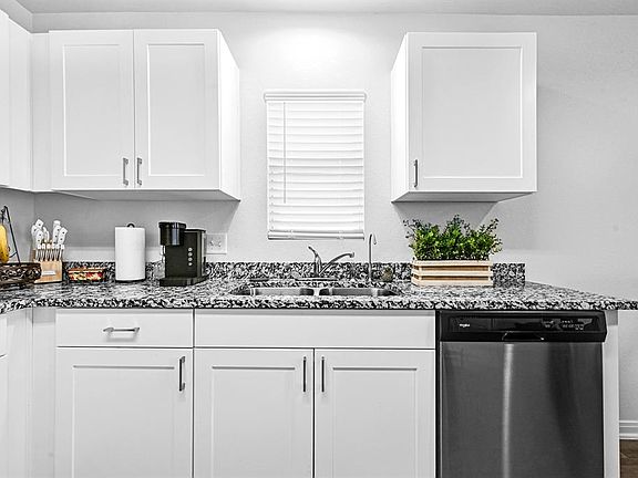 5th image of 15642 Briar Forest Drive