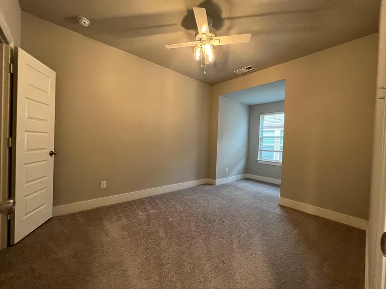 1317 Thrasher Dr — Photo 29